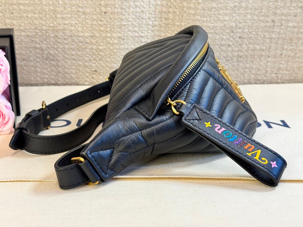 100 Original Louis Vuitton Bumbag New Wave Schwarz Preloved